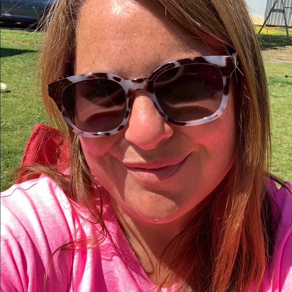 Meet your Posher, Rachel - Picture 1 of 1